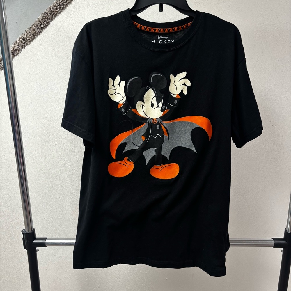 Disney Mickey‎ Mouse Vampire Halloween Tee Size XL